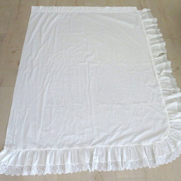 Pair of 2 White Lace Ruffle Curtain Drape Panels 44" x 62" Cottage Shabby Chic - Picture 4 of 16